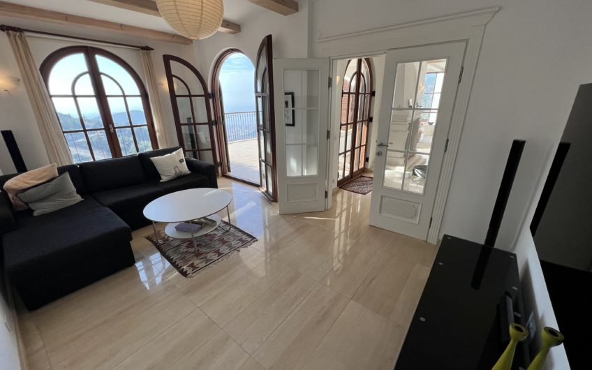 SEA VIEW VILLA WITH DETACHED POOL IN BEKTAŞ